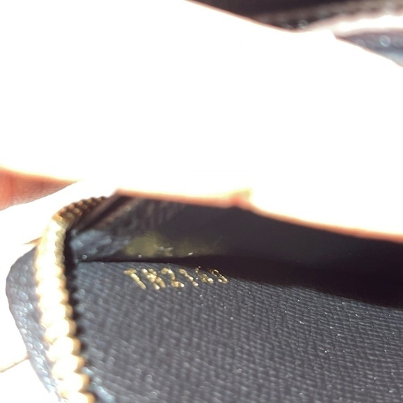 Authentic Louis Vuitton jungle monogram zippy - Picture 3 of 6